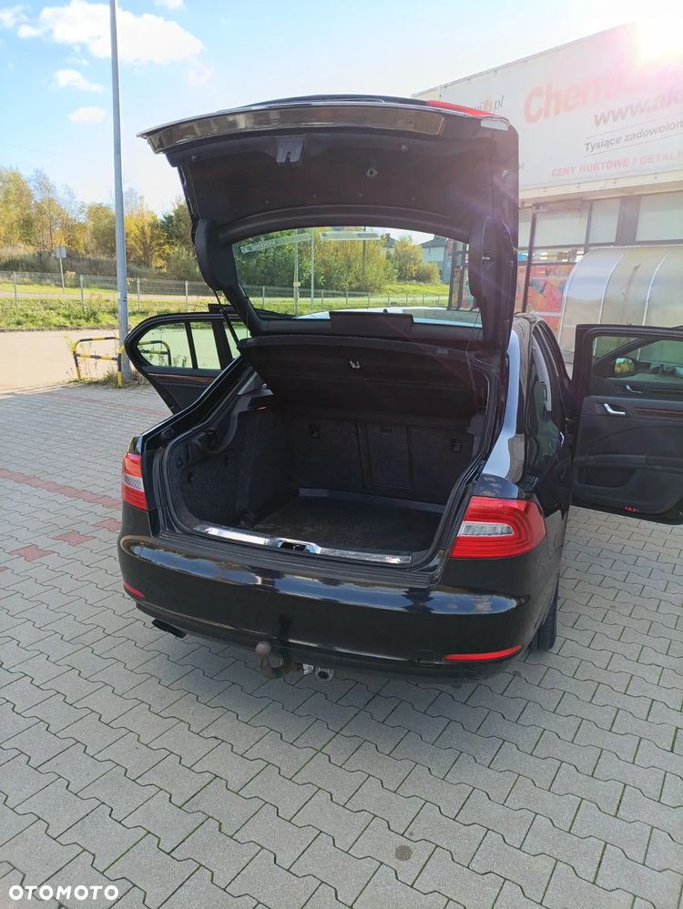 Skoda Superb 2.0 TDI Elegance - 11