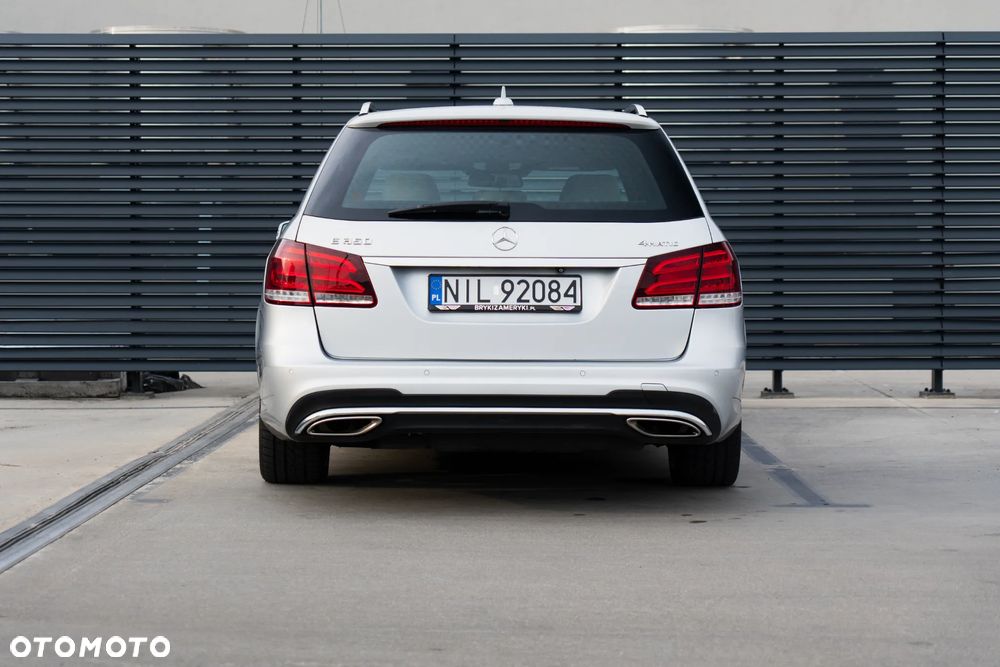 Mercedes-Benz Klasa E - 21