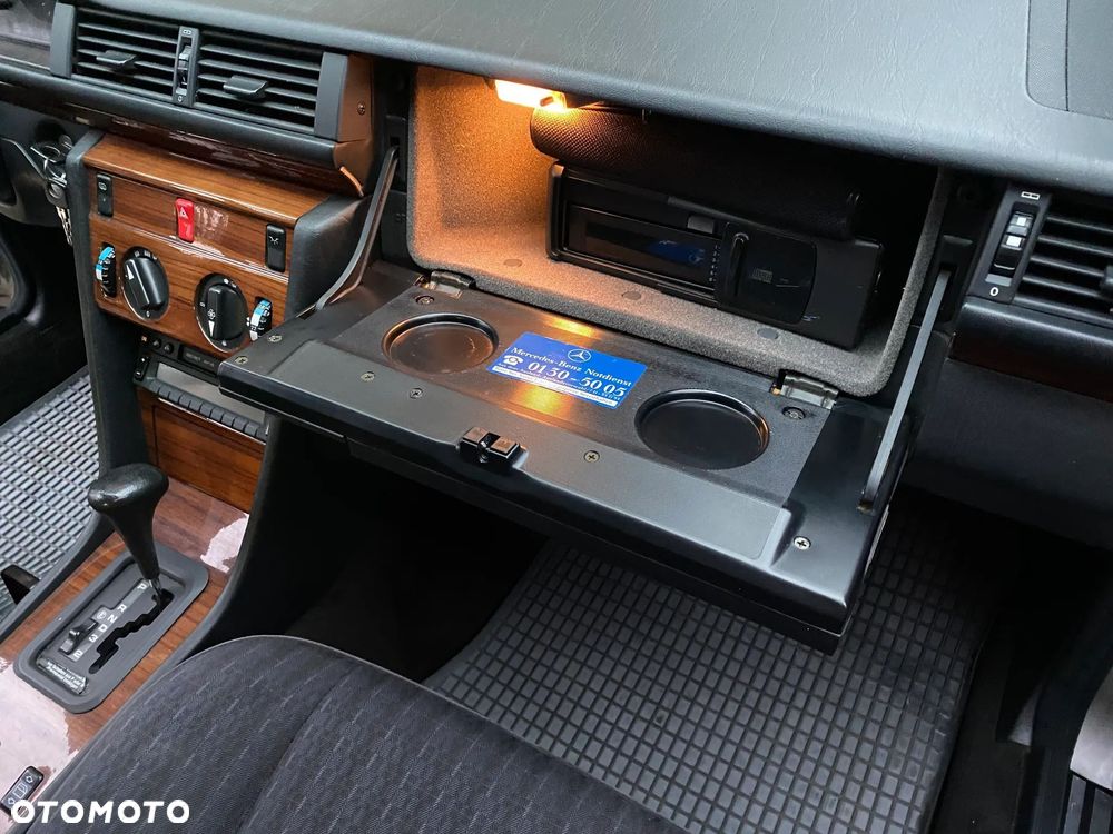 Mercedes-Benz W124 (1984-1993) - 13