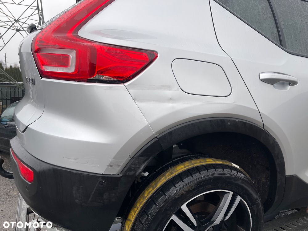 Volvo XC 40 D4 AWD Geartronic R-Design - 11