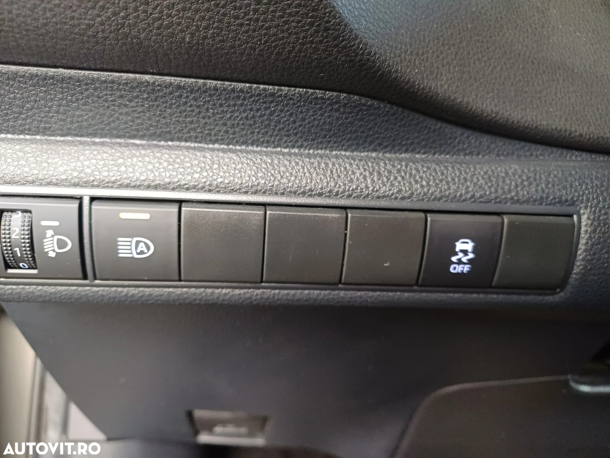 Toyota Corolla 1.8 HSD TS Dynamic - 10