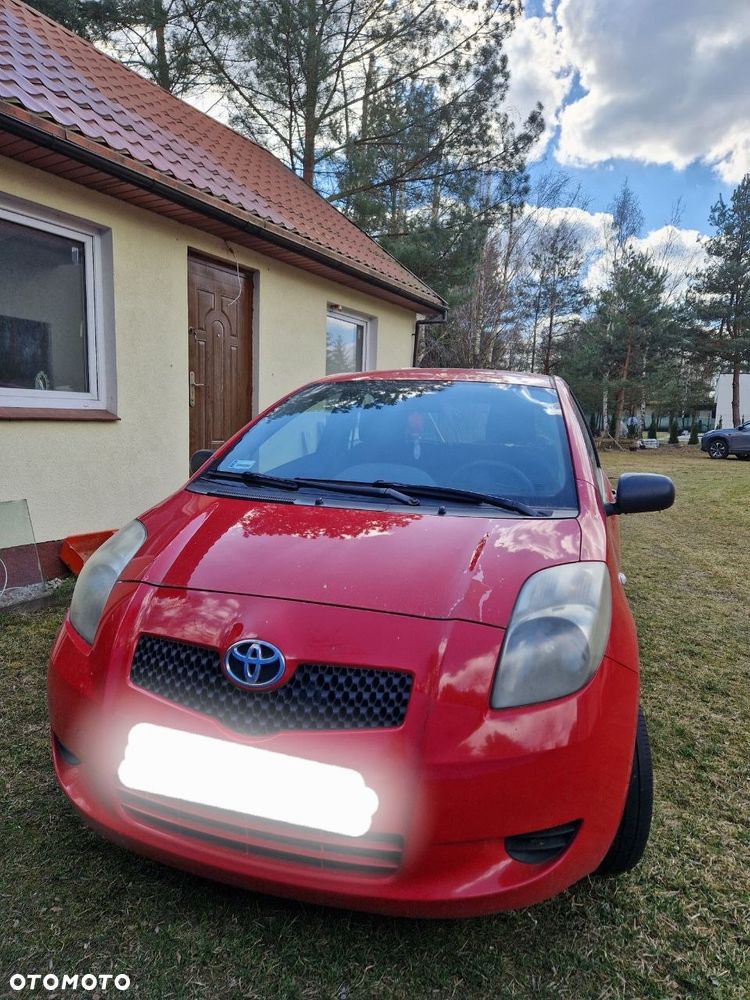 Toyota Yaris - 1