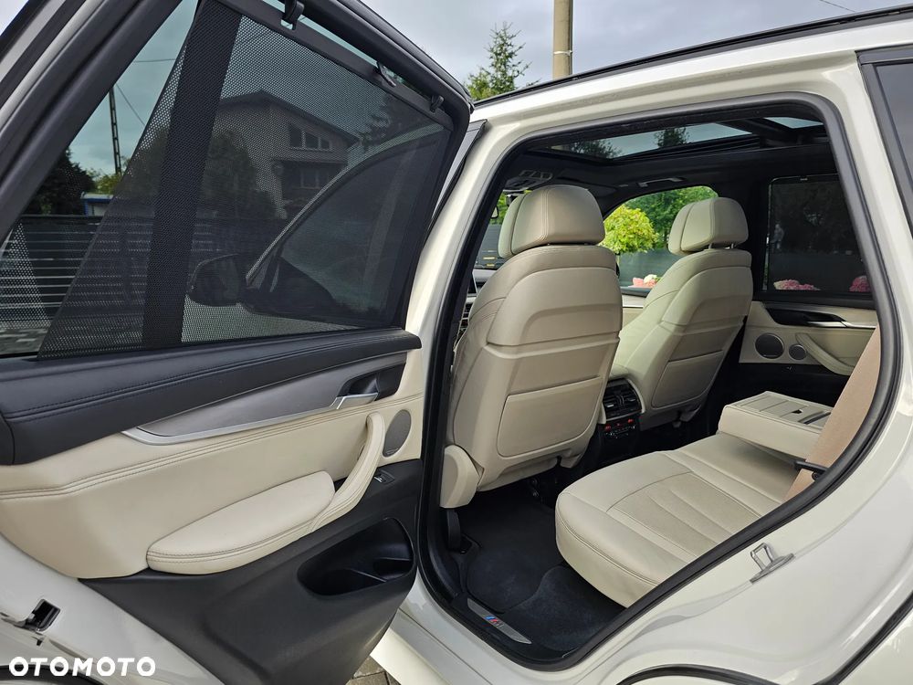 BMW X5 M M50d Sport-Aut - 32