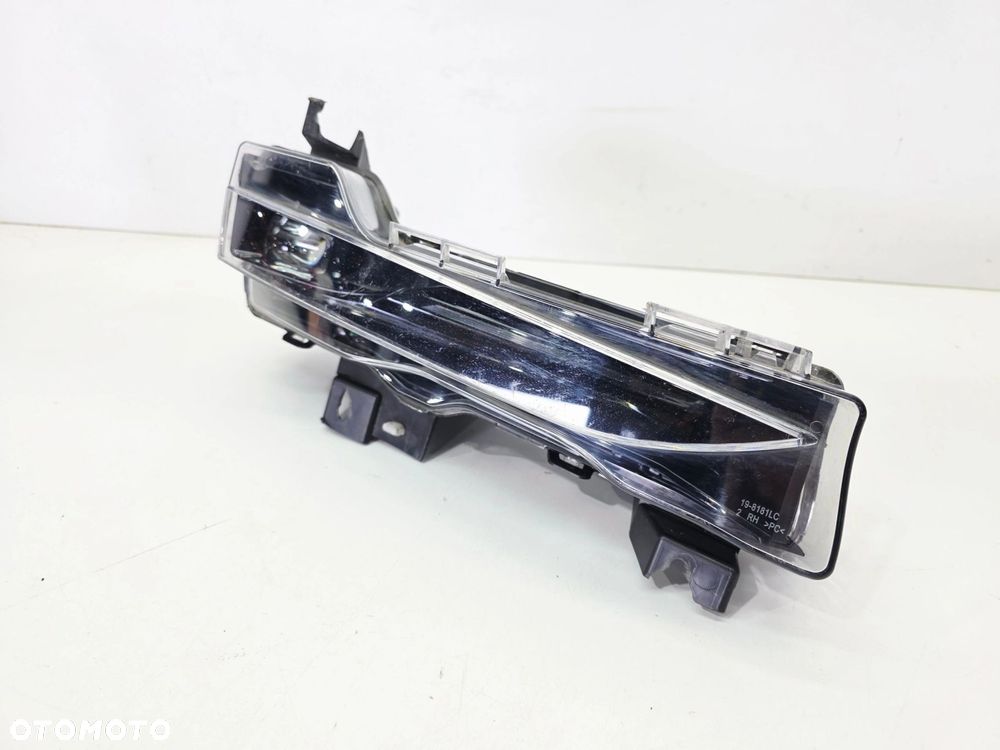HALOGEN PRAWY PRZÓD TESLA MODEL 3 Y LIFT 1624798-00-A - 3
