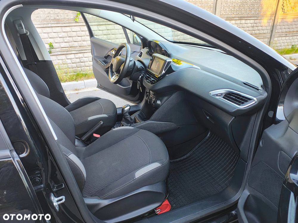 Peugeot 208 1.2 PureTech Style - 23