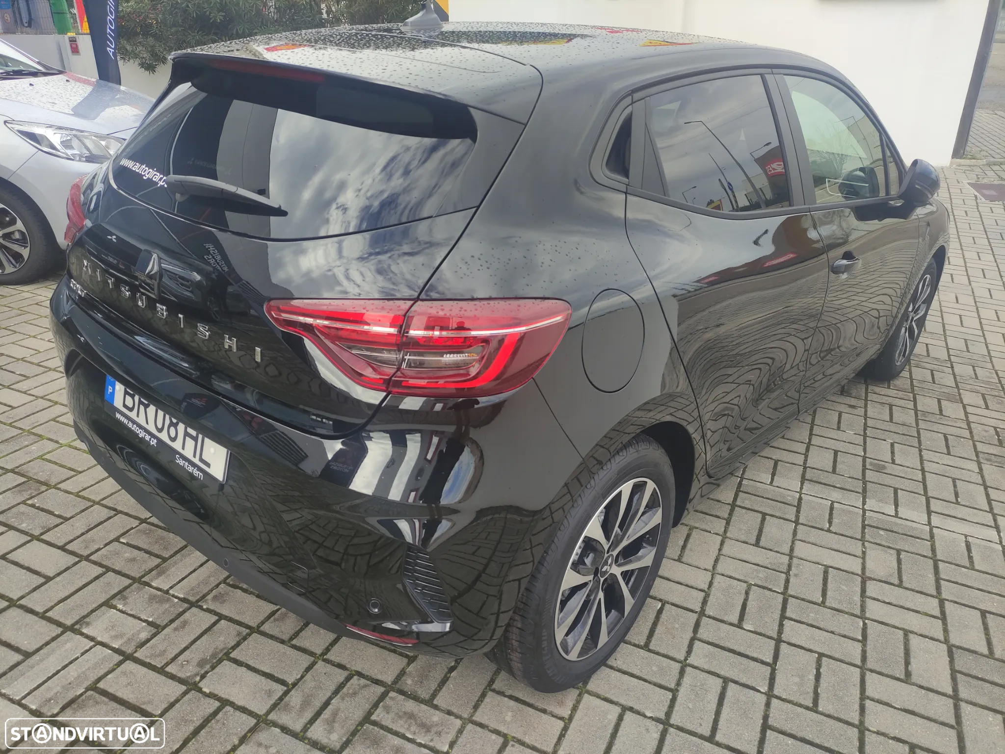 Mitsubishi Colt - 4