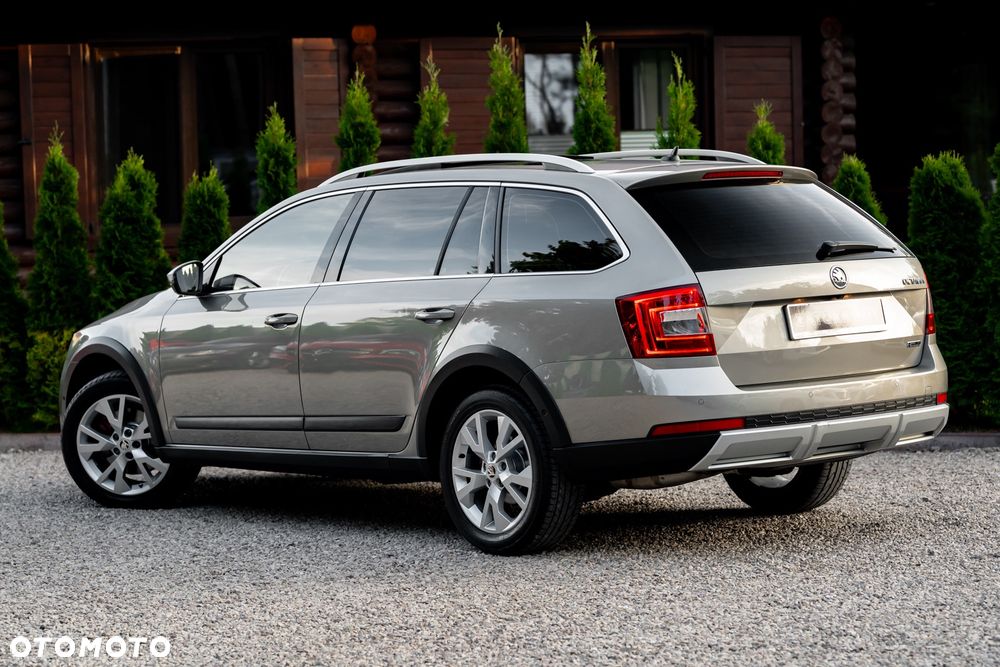 Skoda Octavia 2.0 TDI 4x4 DSG Scout - 14