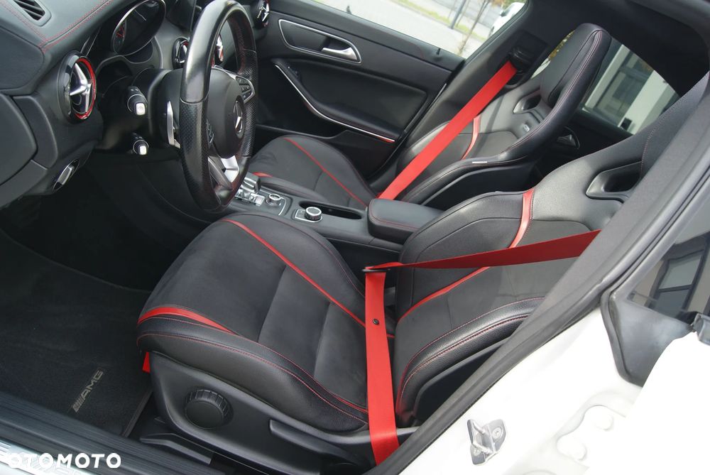 Mercedes-Benz CLA - 39