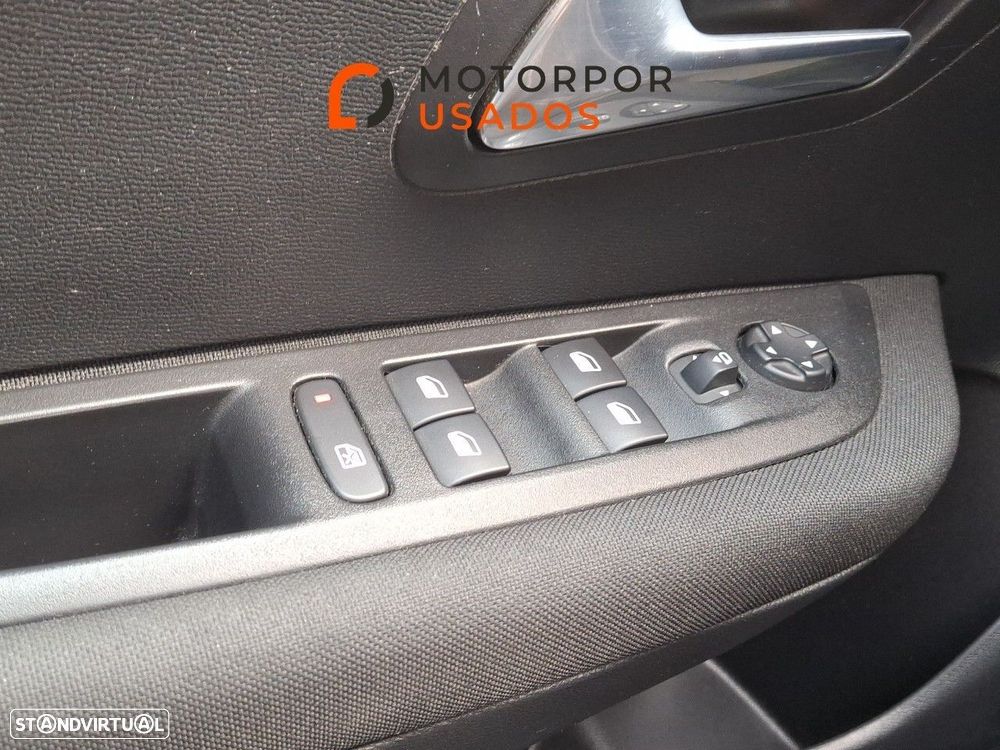 Peugeot 208 1.2 PureTech Active Pack - 17