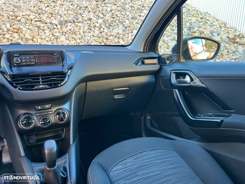 Peugeot 208 PureTech 82 Active - 13