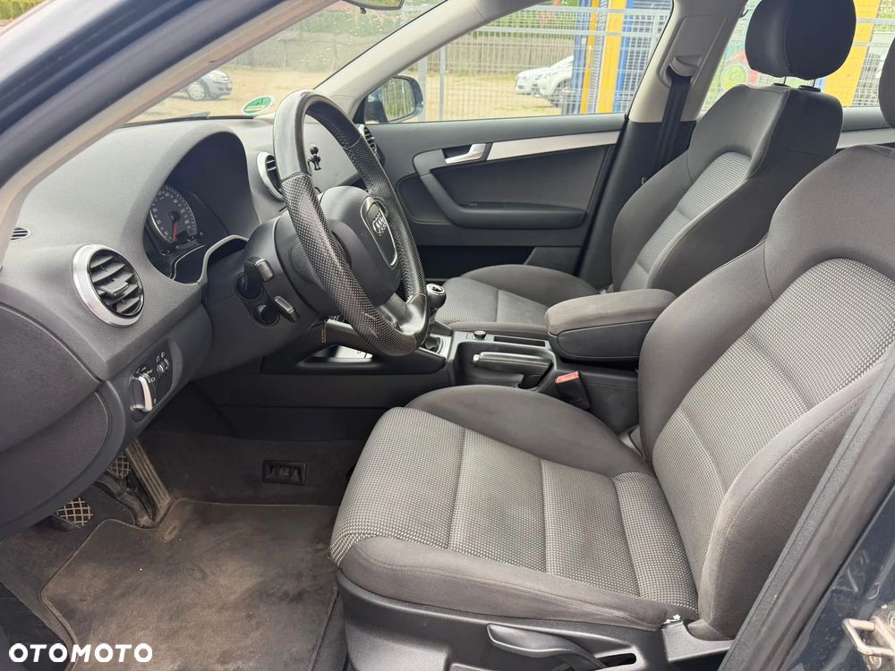 Audi A3 Sportback 2.0 TDI Ambiente - 13