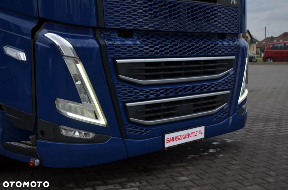 Volvo FH 500 NEW / MEGA / 2022r. / KLIMA P. / FULL LED / ACC / NAVI / KAMERA / DE / 9824 - 5
