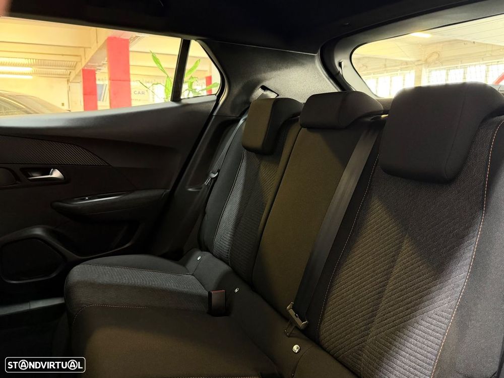 Peugeot 2008 Hybrid 145 e-DSC Style - 27
