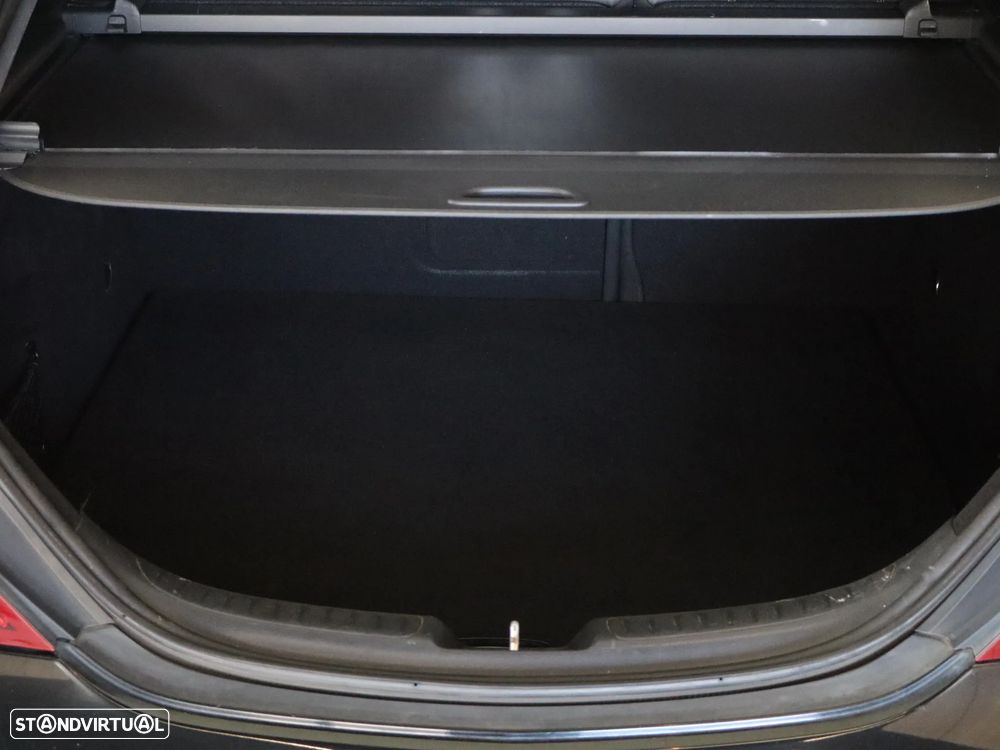 Mercedes-Benz CLA 200 d 7G-DCT Urban - 12