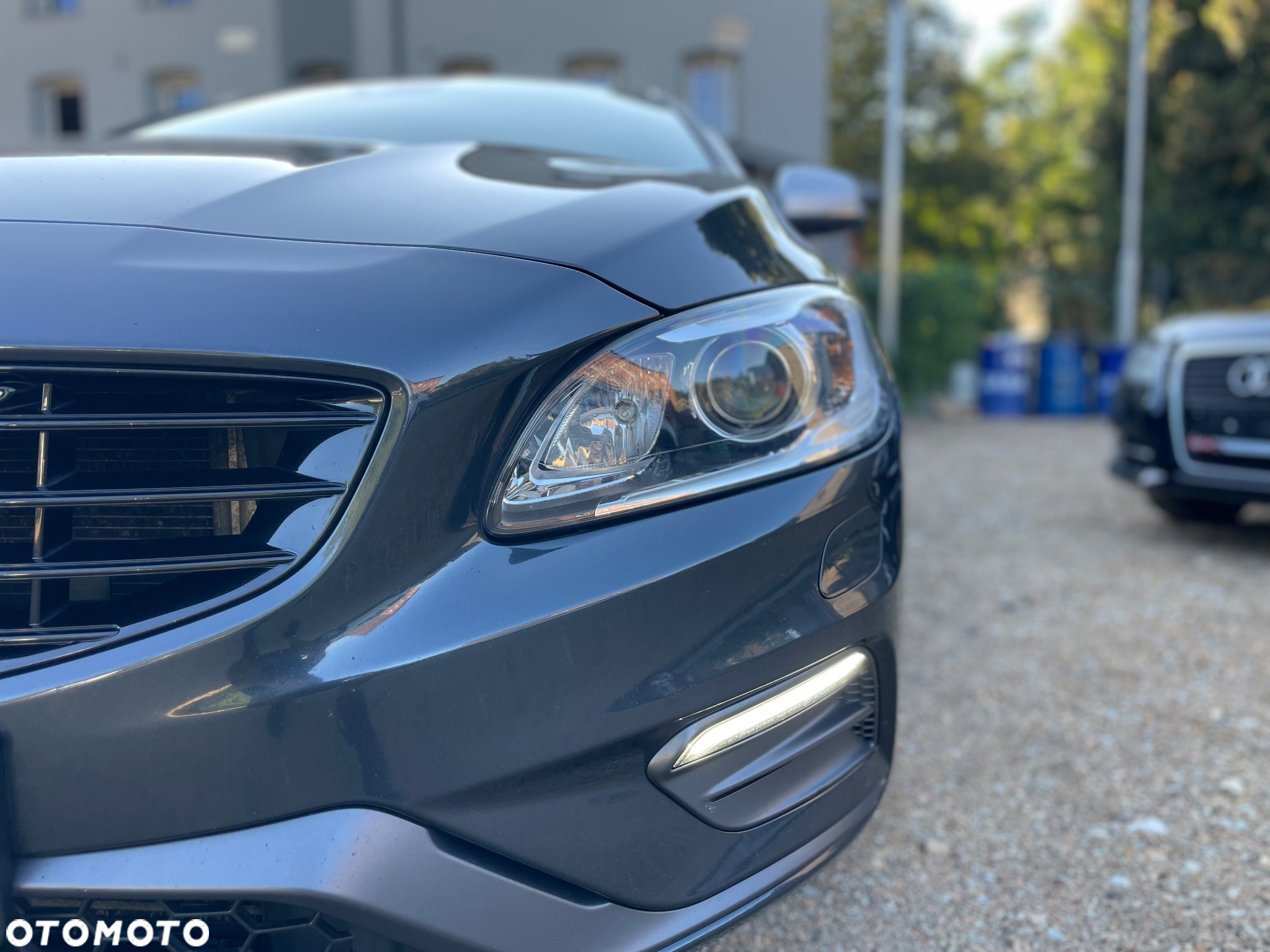 Volvo V60 D3 AWD R-Design - 3