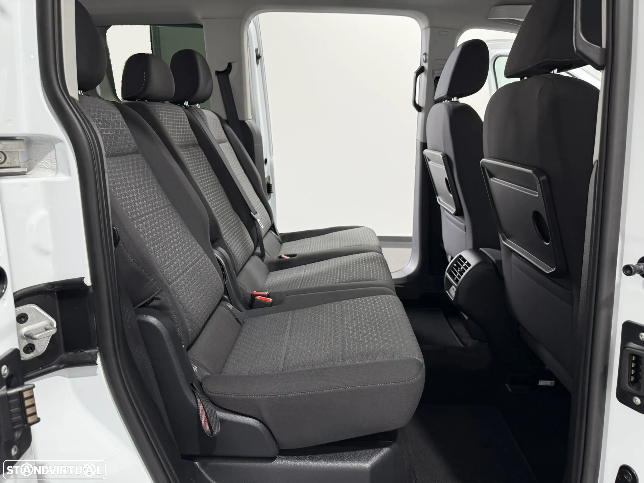 Ford Tourneo Connect 2.0 TDCi Titanium - 45