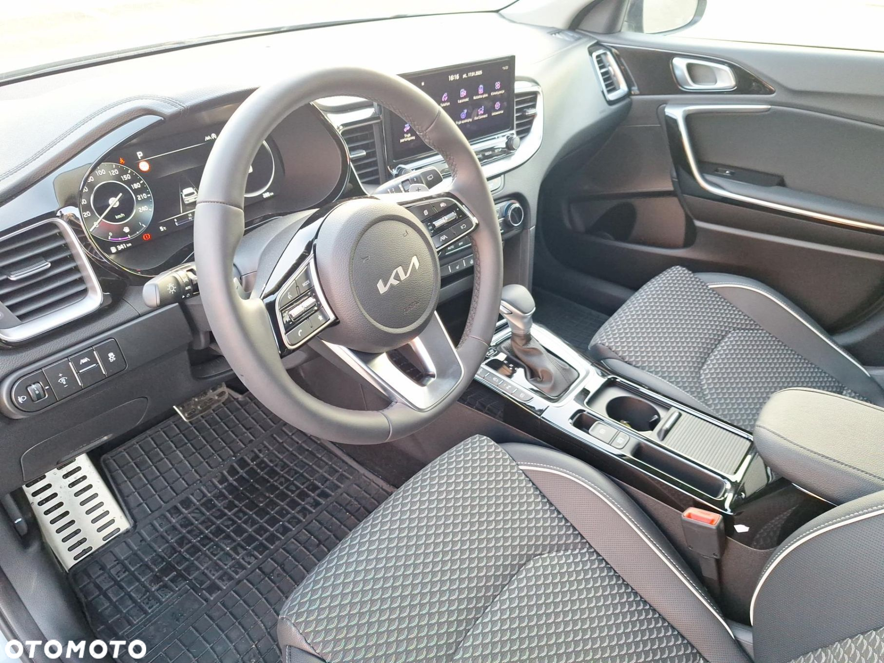 Kia Ceed - 9