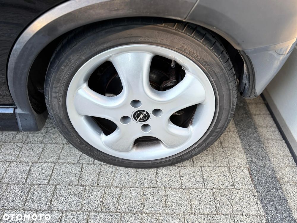 Opel Corsa 1.8 16V GSi - 17