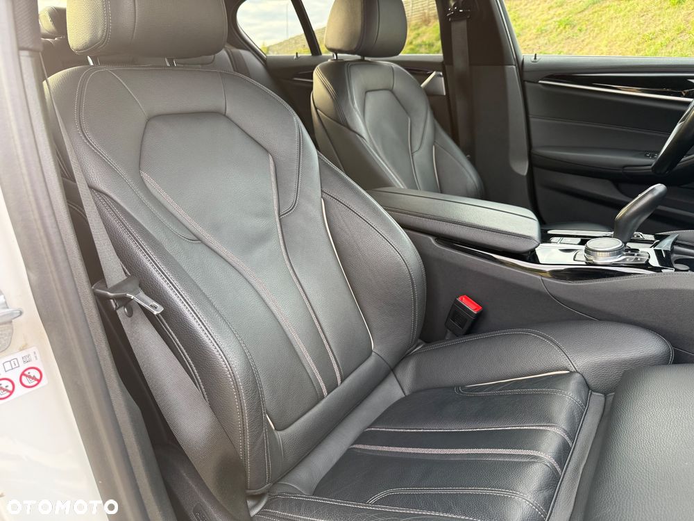 BMW Seria 5 540i GPF Luxury Line - 12