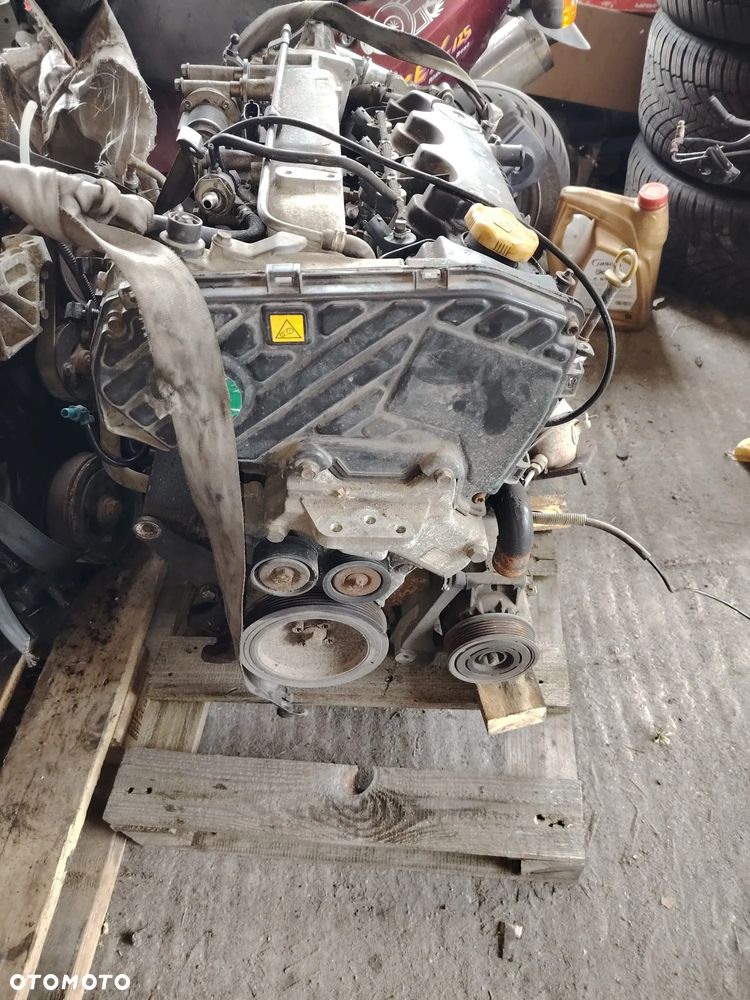 silnik skrzynia zafira b vectra c 1,9 120km czesci - 2
