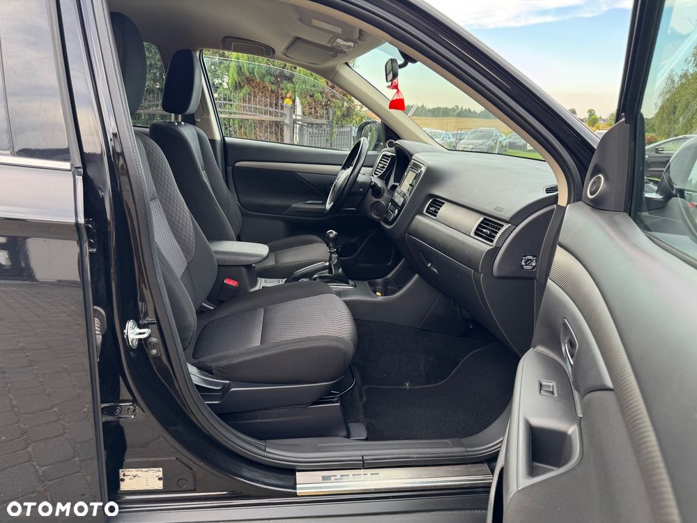 Mitsubishi Outlander - 11