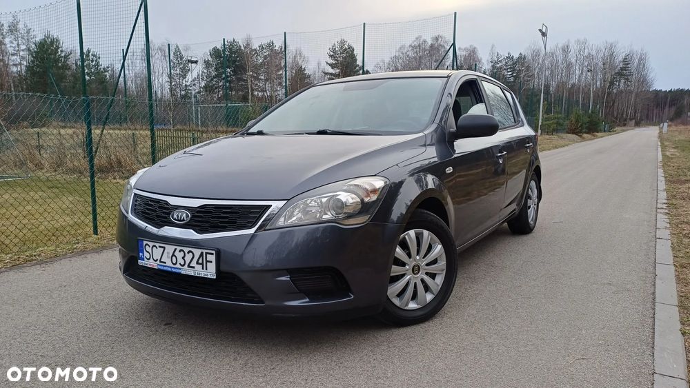 Kia Ceed - 1