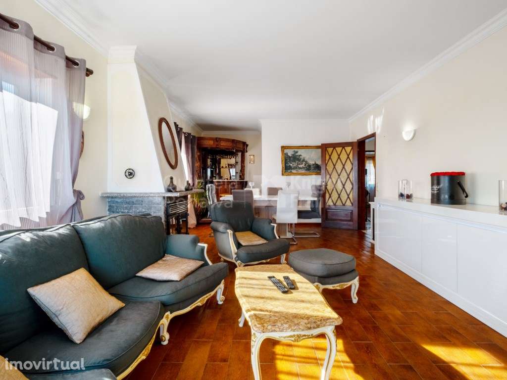 Moradia T4 com garagem e terraço em Alcoitão, Cascais - Grande imagem: 5/24