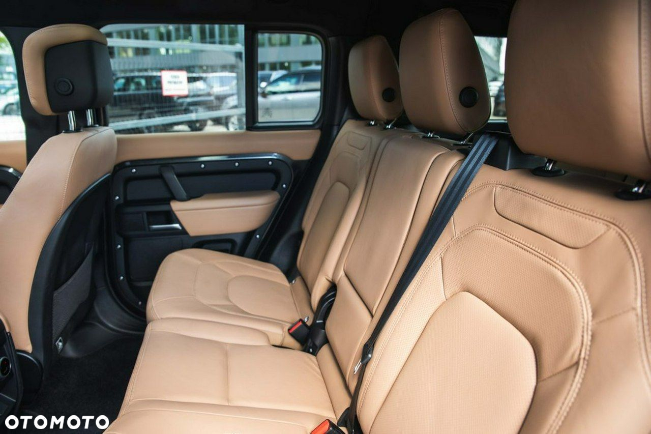 Land Rover Defender - 19