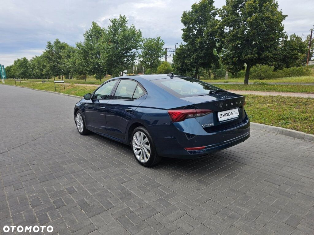 Skoda Octavia 2.0 TDI Ambition DSG - 8