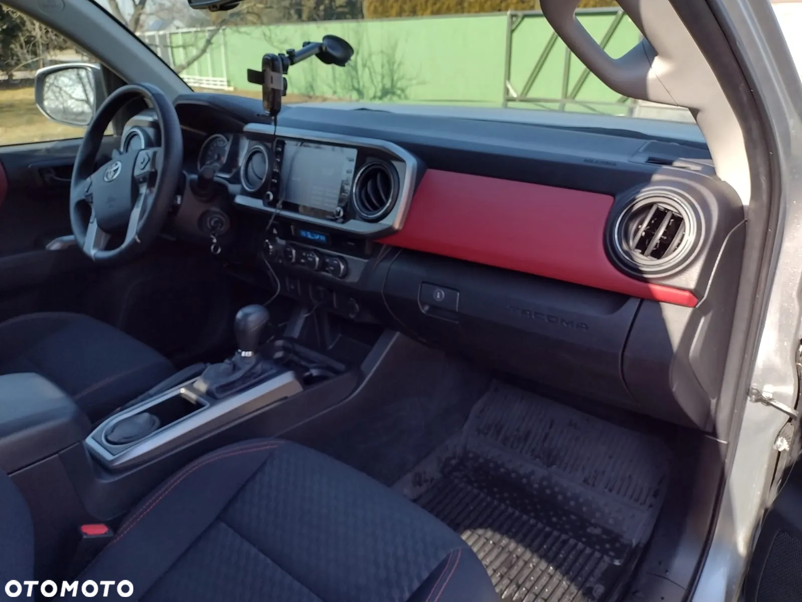 Toyota Tacoma - 4