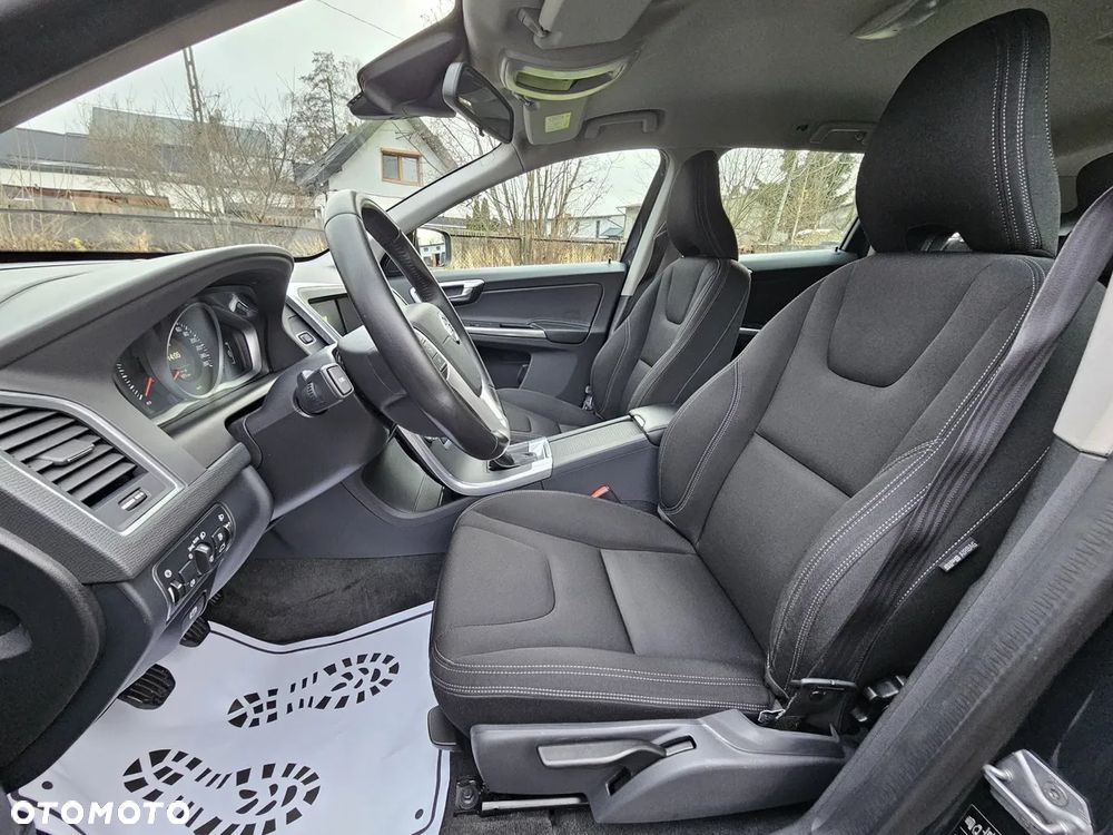 Volvo XC 60 D3 Momentum - 12