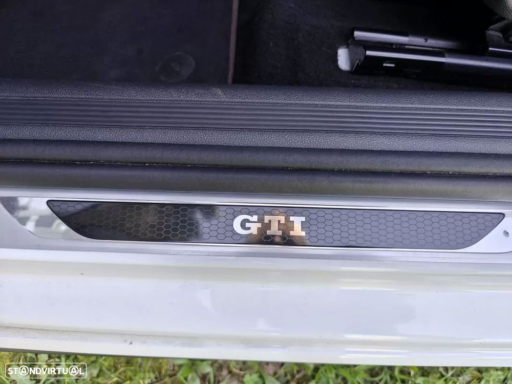 VW Polo 2.0 TSI GTI DSG - 25