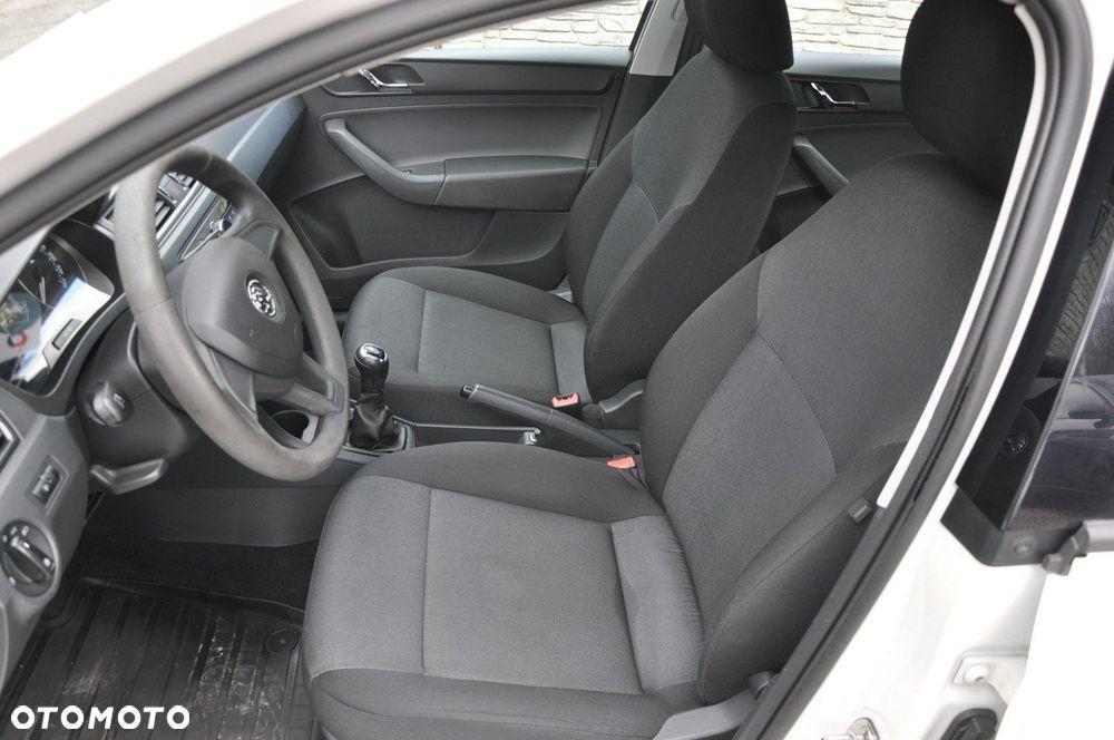 Skoda RAPID 1.2 TSI Drive - 9