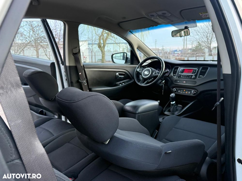 Kia Carens 1.7 CRDi Vision - 17