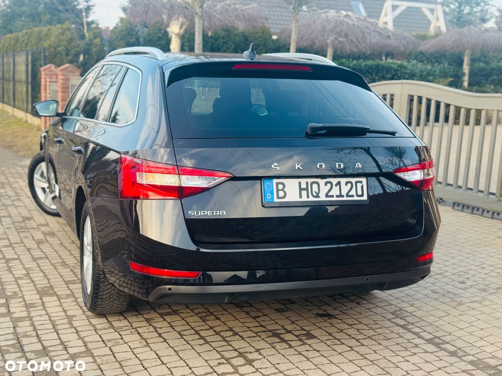 Skoda Superb 2.0 TDI DSG Active - 35