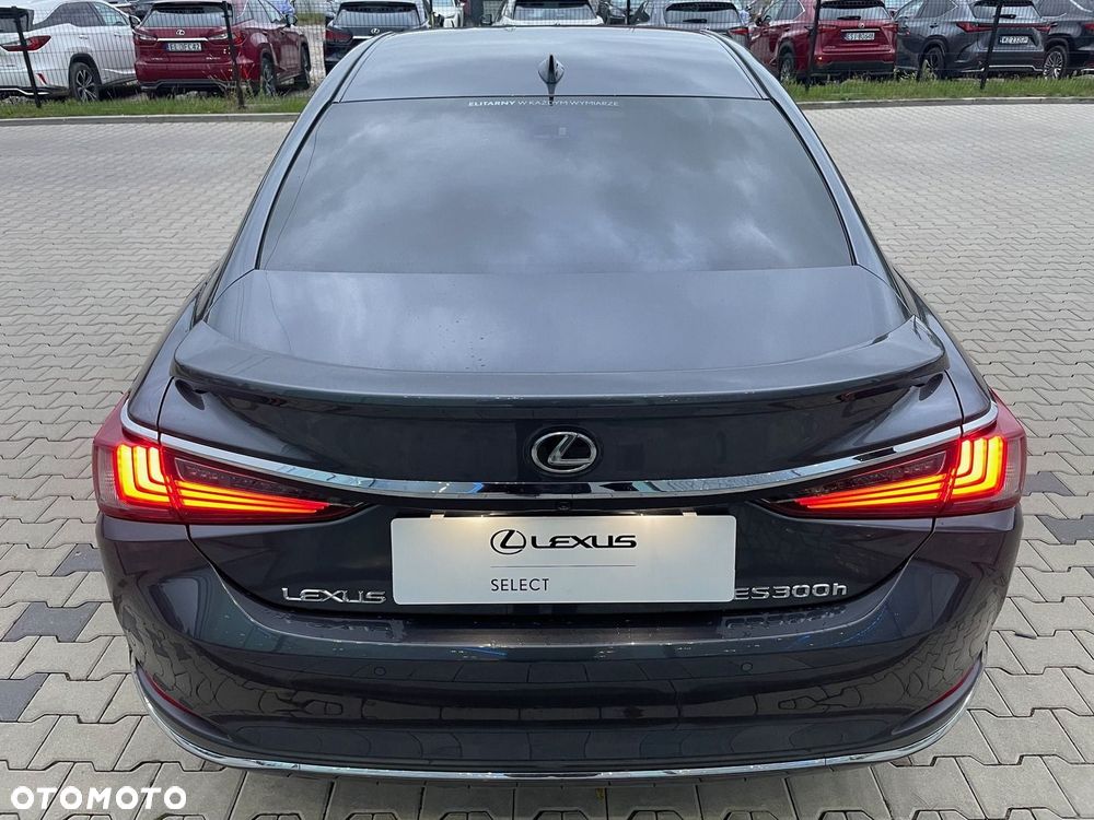 Lexus ES 300h Business Edition - 5
