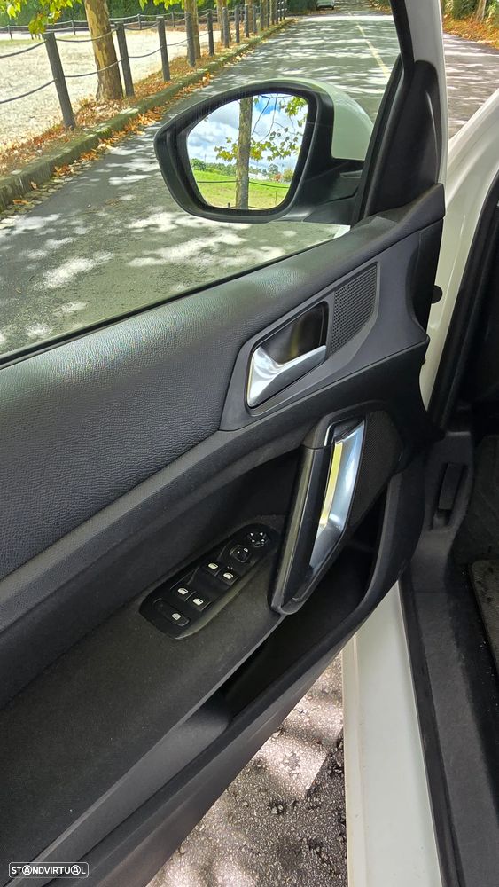 Peugeot 308 1.6 BlueHDi Allure EAT6 - 7