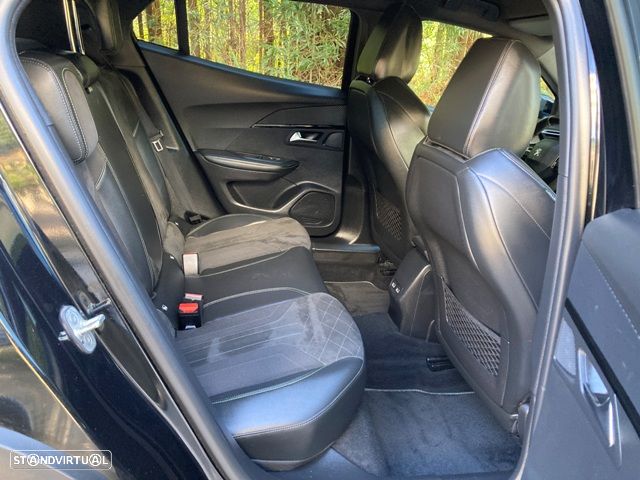 Peugeot 2008 1.5 BlueHDi GT EAT8 - 40