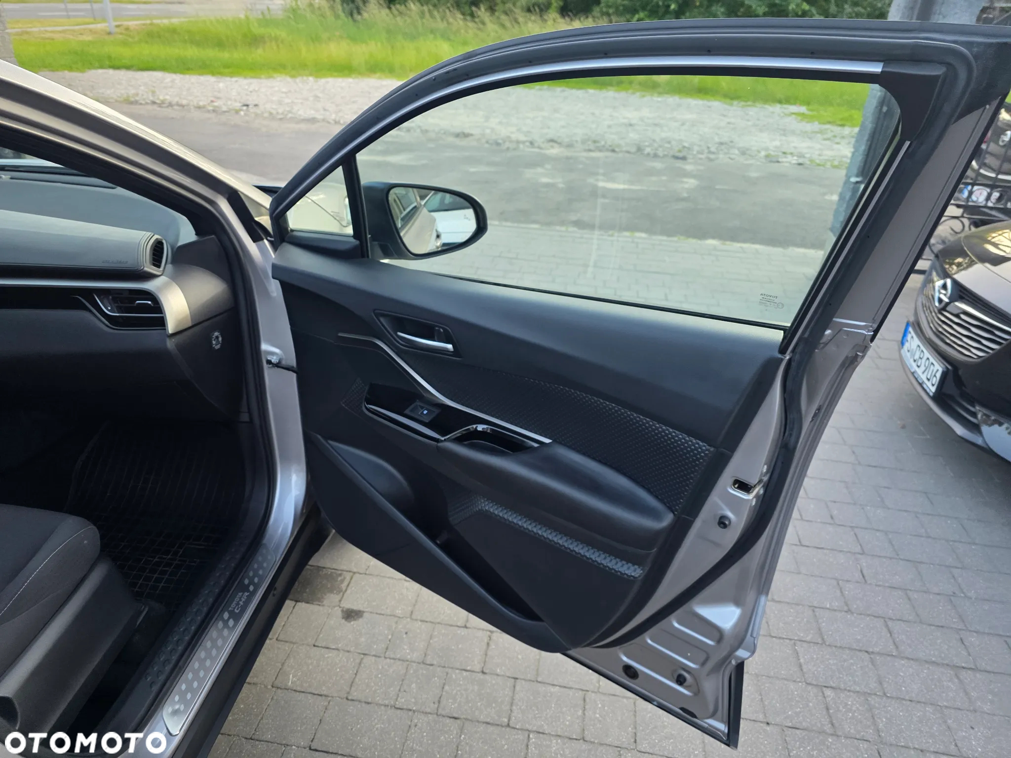 Toyota C-HR 1.2 Turbo Team Deutschland - 23