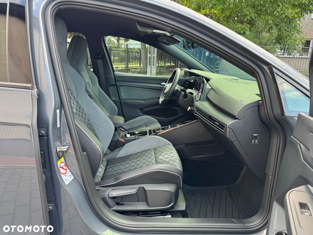 Volkswagen Golf 1.5 eTSI OPF DSG R-Line - 21