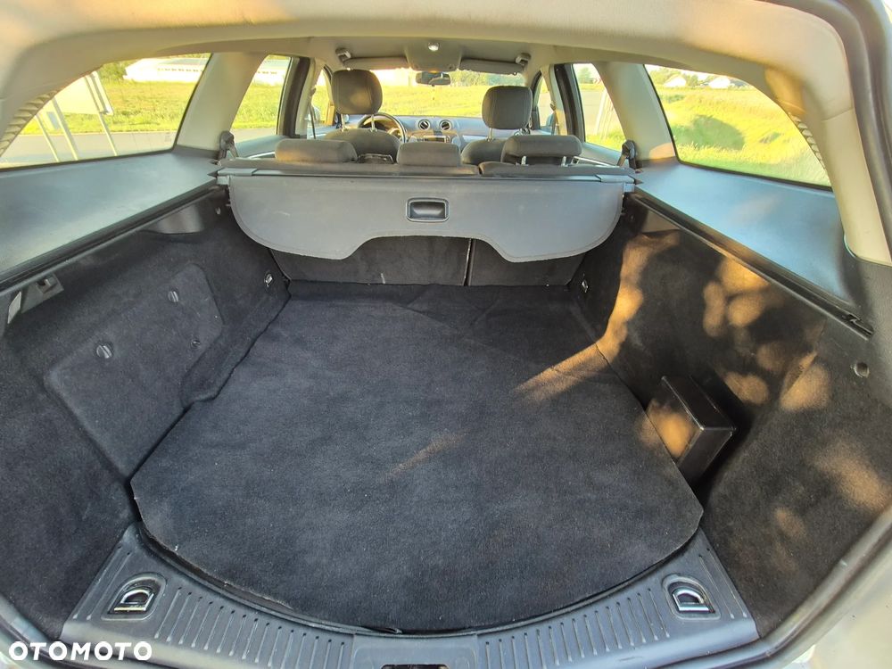 Ford Mondeo 1.8 TDCi Ambiente - 31