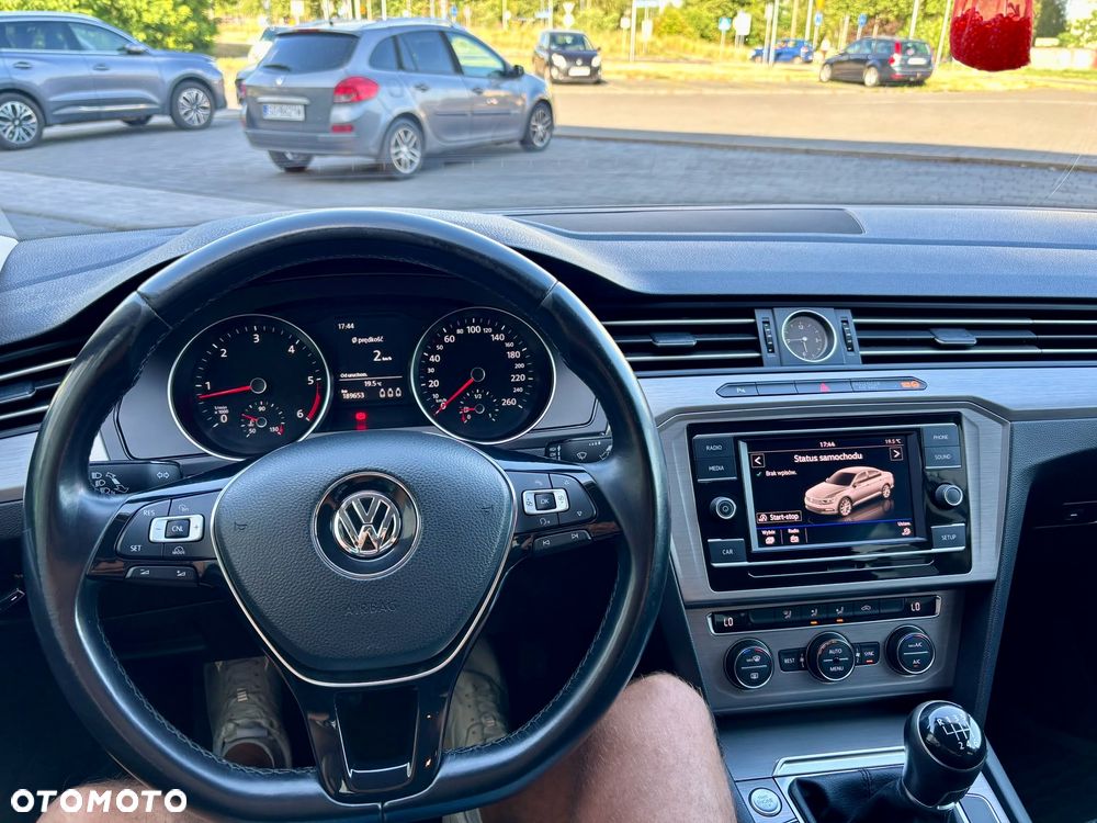 Volkswagen Passat 1.6 TDI BMT City - 21