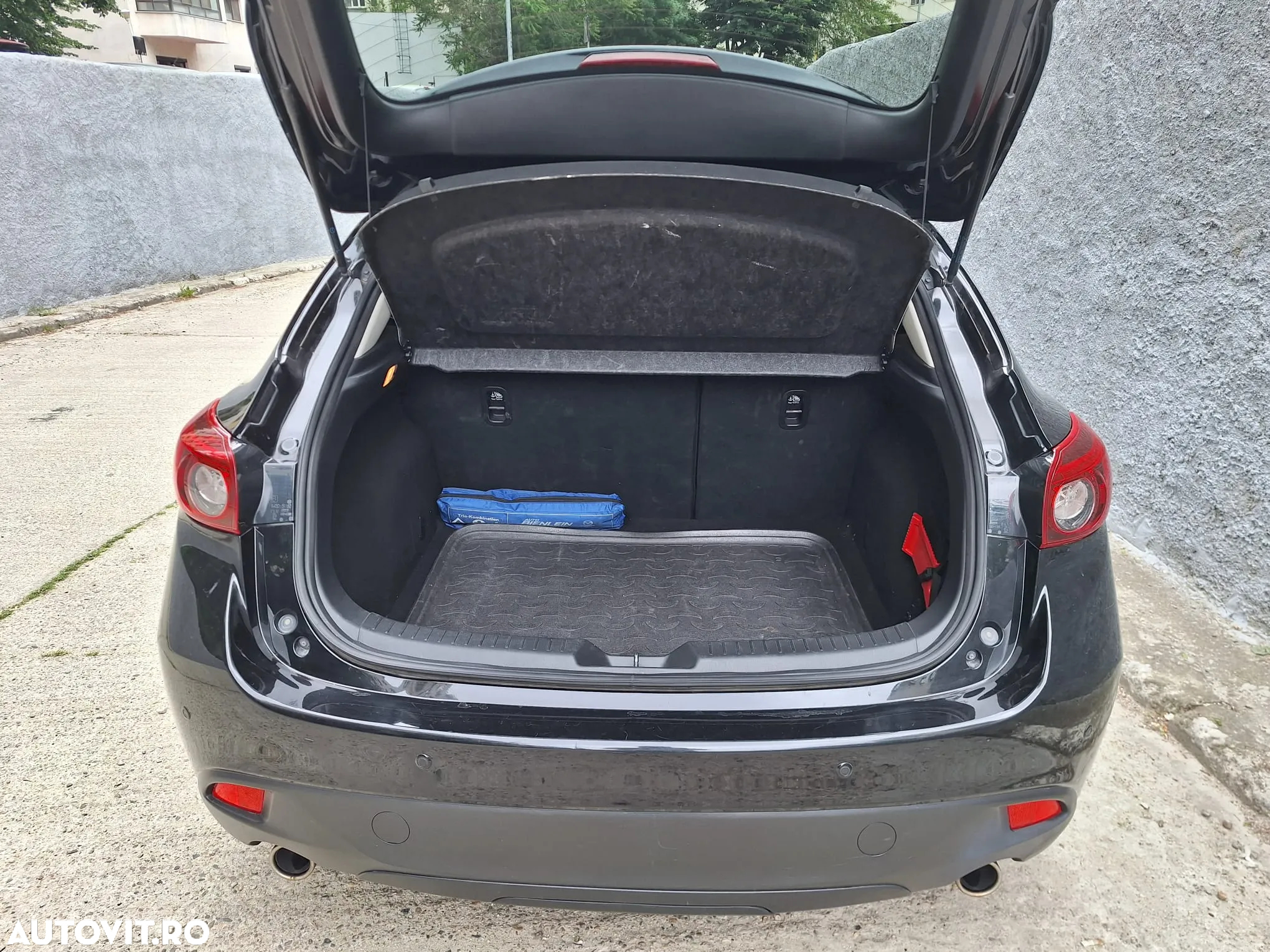 Mazda 3 G165 Revolution Top - 6