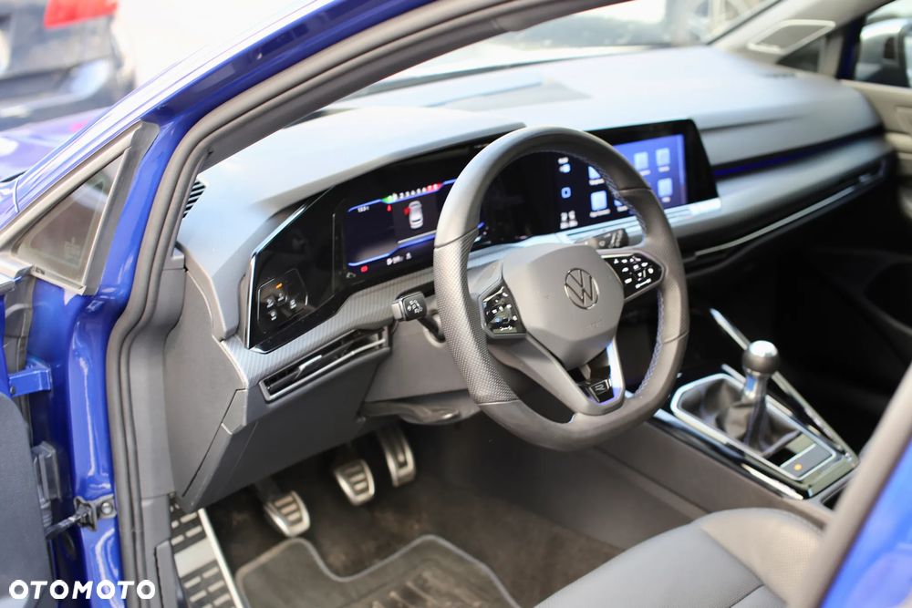Volkswagen Golf - 6