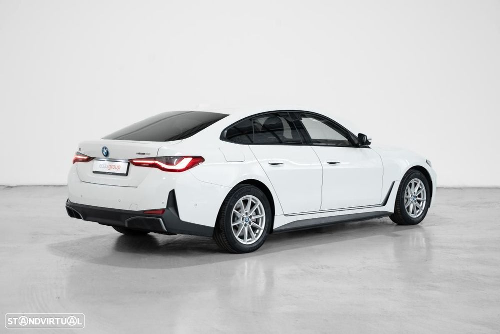 BMW i4 eDrive40 — fotografia 3