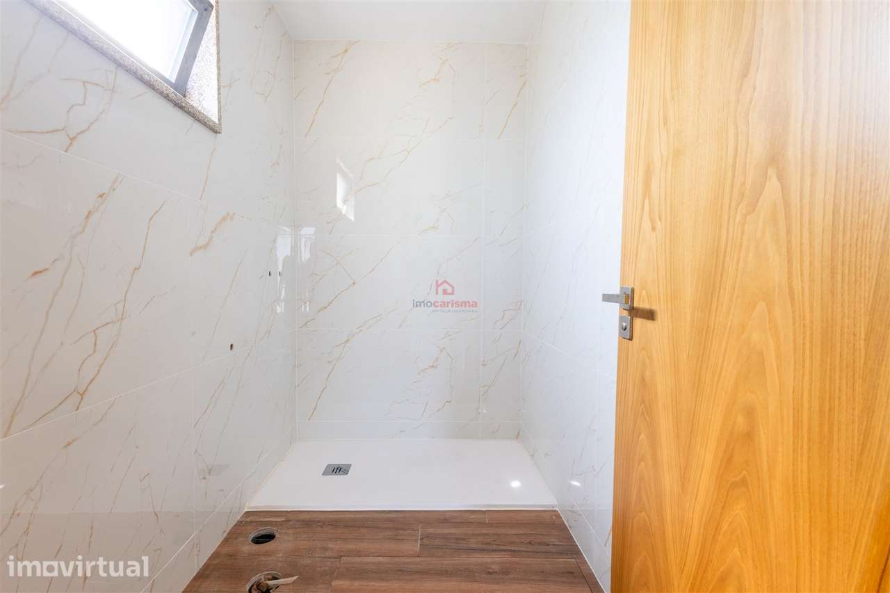 Moradia Individual T2 com Piscina em Santa Cristina do Couto, Santo Ti - Grande imagem: 5/32