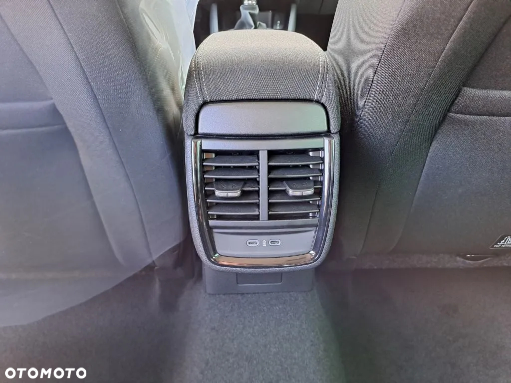 Skoda Kamiq 1.0 TSI Selection DSG - 8