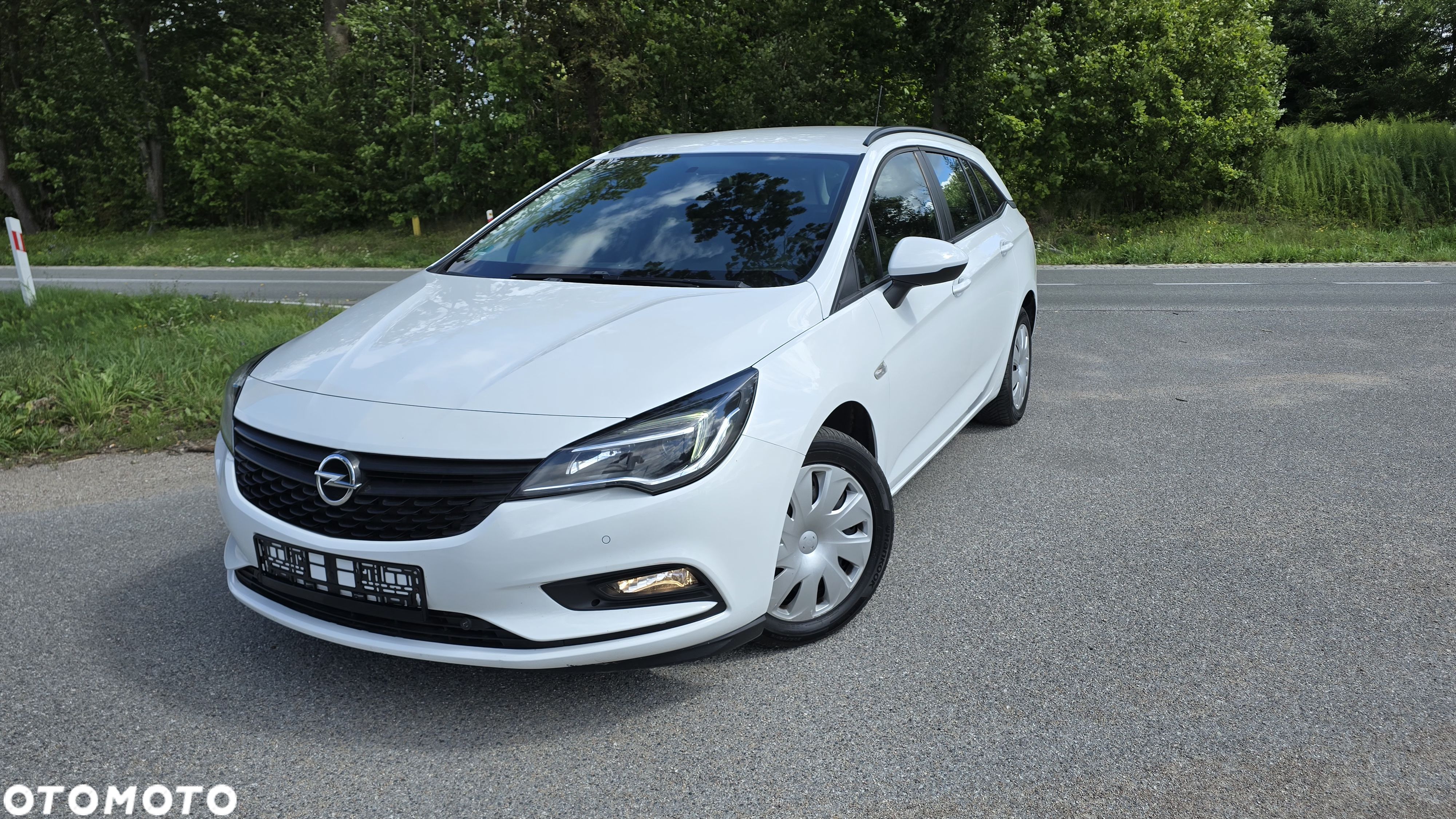 Opel Astra 1.6 D (CDTI) Edition - 1