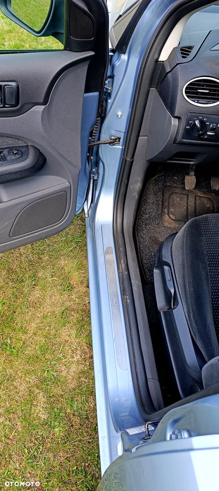 Ford Focus 1.6 Ti-VCT Ghia - 14