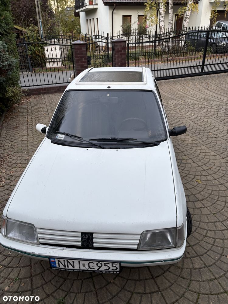 Peugeot 205